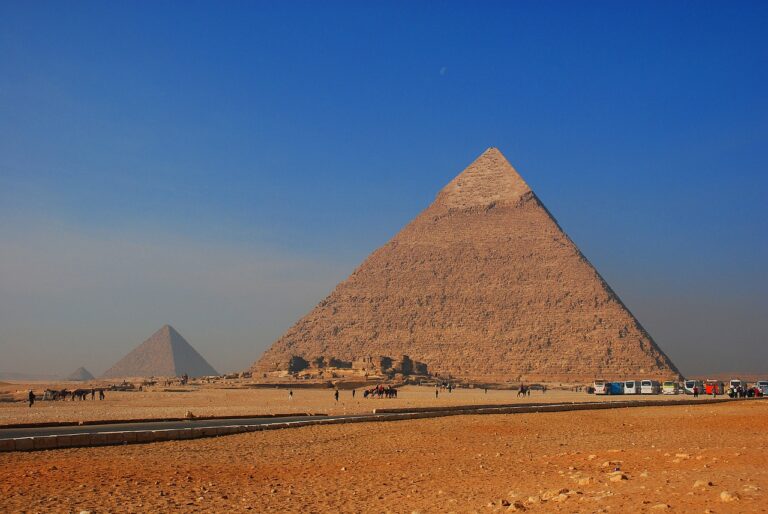 Explore the Great Pyramid of Giza: Egypt’s Iconic Monument